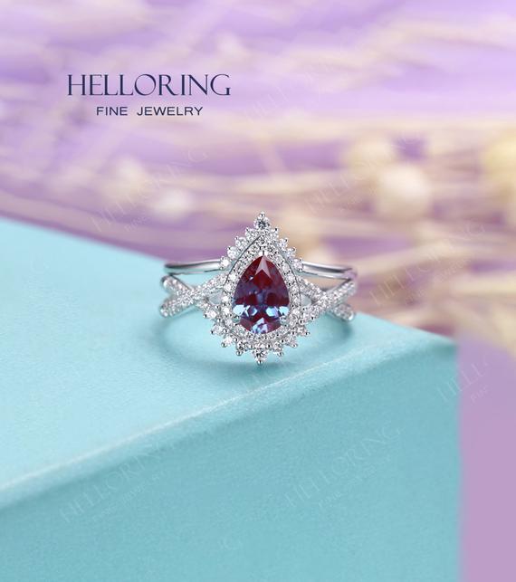 Vintage Alexandrite Engagement Ring Set White Gold Unique Pear Cut Wedding Ring Art Deco Halo Diamond Moissanite Anniversary Bridal Ring