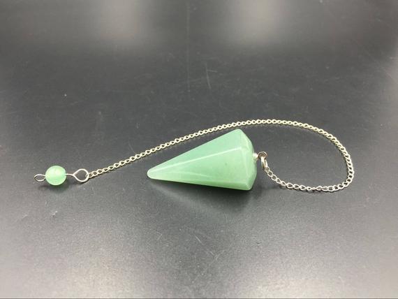 Green Aventurine Pendulum Crystal Pendulum Gemstone Pendulum Pendant Dowsing Chakra Stone Pendulum Scrying Wicca Altar Tool Reiki 1 Piece