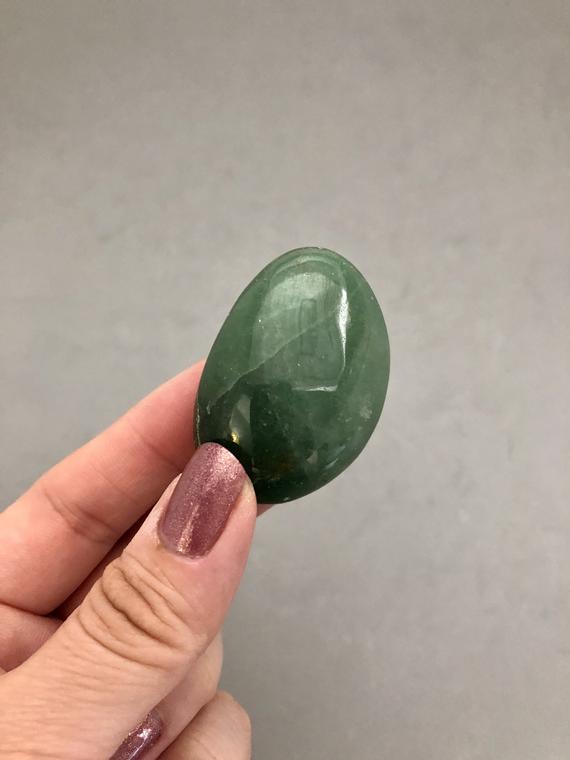 Green Aventurine Palm Stone Crystal (1") For Meditation, Abundance, Wealth, Money, Prosperity, Wealth, Heart Chakra, Metaphysical Stone