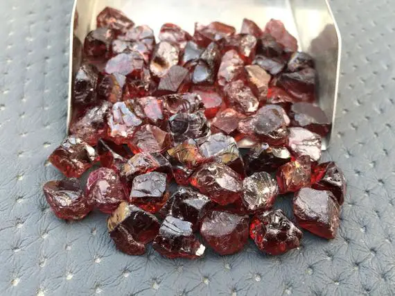25 Piece Natural Rough,size 8-10 Mm Genuine Garnet Gemstone Rough,raw Red Garnet,healing Crystal Garnet Gemstone,untreated Red Garnet Rough