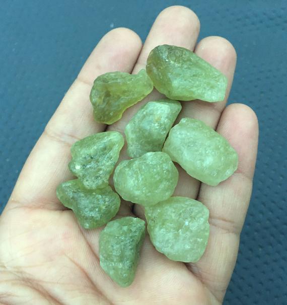 5 Pieces Top Quality Raw,size 20-30 Mm Raw Material For Jewelry, Natural Green Garnet Gemstone Rough,green Garnet Crystal Raw Wholesale