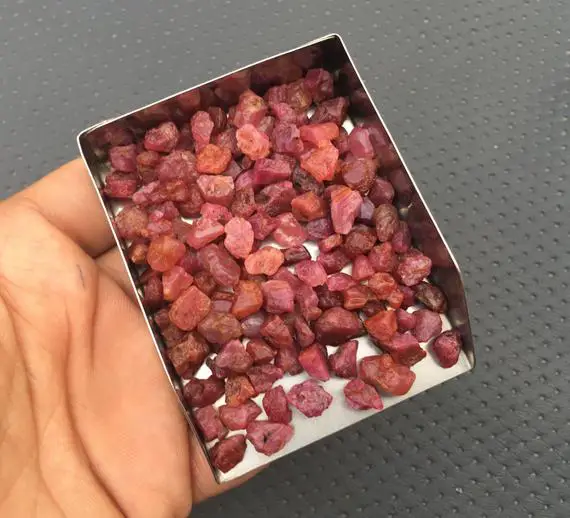 10 Pieces Rough 8-10 Mm Raw, Pink Color Sapphire Crystal, Natural Pink Sapphire Gemstone, Healing Crystal Pink Sapphire Crystal Sapphire Raw