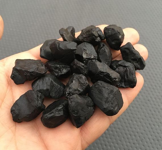 10 Pieces Natural Rough Size 20-24 Mm Black Spinel Crystal,natural Black Spinel Gemstone,rough Gemstone,black Spinel Crystal Healing Stone