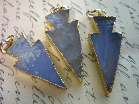 Agate Arrowhead, Blue Lace Agate Arrow Head Pendant Charms, 30-40 Mm, Gold Electroplated Bail, Wholesale, Ap10.5 Ap10.4 Solo Ah