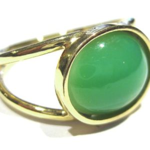 Shop Chrysoprase Rings! chrysoprase ring Gold 18 k (750%) | Natural genuine Chrysoprase rings, simple unique handcrafted gemstone rings. #rings #jewelry #shopping #gift #handmade #fashion #style #affiliate #ad
