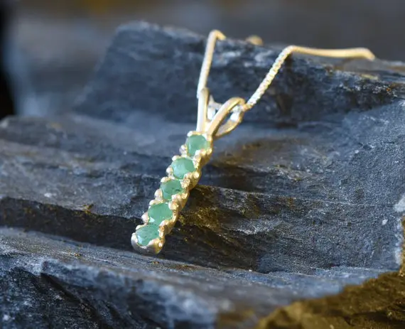 Emerald Pendant, Natural Emerald, May Birthstone, Long Pendant, Minimal Pendant, Layering Necklace, Vintage Pendant, Silver Pendant, Emerald