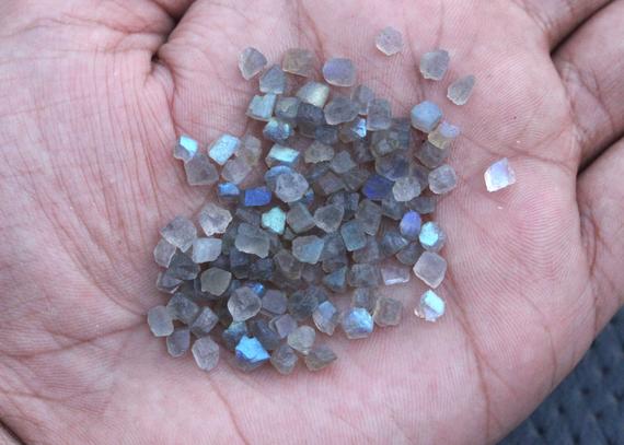 50 Pieces Tiny Rough Labradorite Mineral Size 2-4 Mm Natural Labradorite Gemstone Spiritual Stones Raw Blue Fire Genuine Quality Labradorite