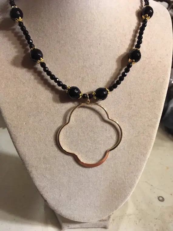 Black Necklace - Onyx Gemstone - Gold Jewelry - Quatrefoil Pendant Jewellery - Beaded - Long