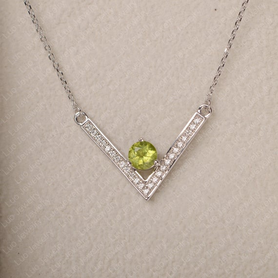 Natural Green Peridot Pendants, Round Cut, Sterling Silver Engagement Necklaces, August Birthstone