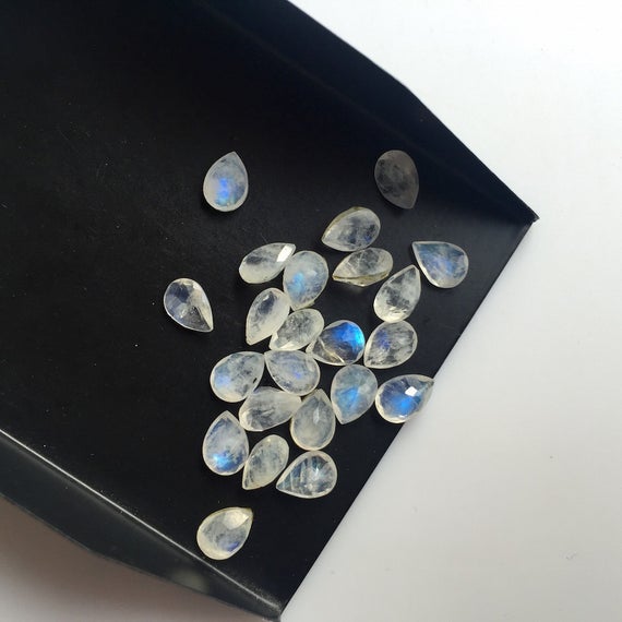20 Pieces 7x5mm Rainbow Moonstone Pear Shaped Faceted Flashy Blue/white Color Loose Cabochons Sku-ms20