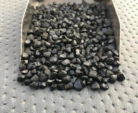 50 Pieces Natural Black Spinel ,size 2-4 Mm Raw Spinel, Black Spinel Gemstone Rough,protection Amulet Raw,loose Mineral Gemstones Rough Lot