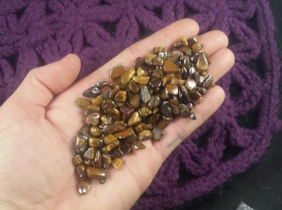 50g Gold Tiger Eye Tumbled Chips Stones Polished Crystals Small Tiny Chips Pebbles Bulk Gridding Parcel Wholesale Xs Roller Ball Vial