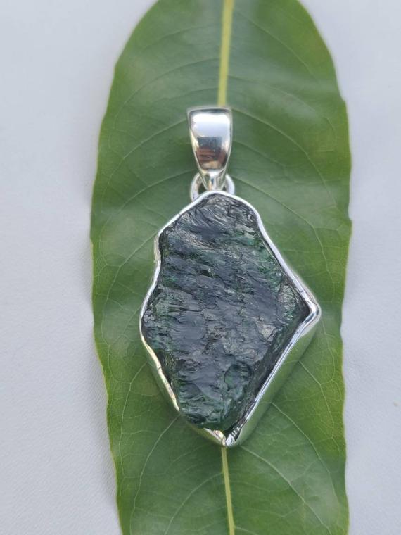 Chrome Diopside Abstract Shape Sterling Silver Pendant,925 Purity,natural Rough Gemstone,33*20*6mm Approx Size,gift Jewelry,light Weight