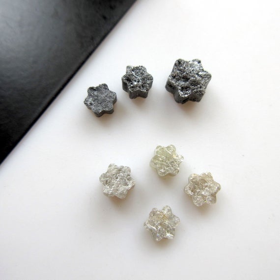 White Black Color Raw Rough Laser Cut Flower Shaped Loose Diamond , 5mm/7mm Natural Diamond Loose For Jewelry, Dds577