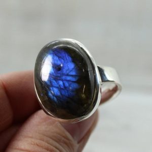Shop Labradorite Rings! Unisex Gorgeous Labradorite stone ring oval shape cab stunning blue flash all over natural stone solid sterling silver labradorite jewelry | Natural genuine Labradorite rings, simple unique handcrafted gemstone rings. #rings #jewelry #shopping #gift #handmade #fashion #style #affiliate #ad