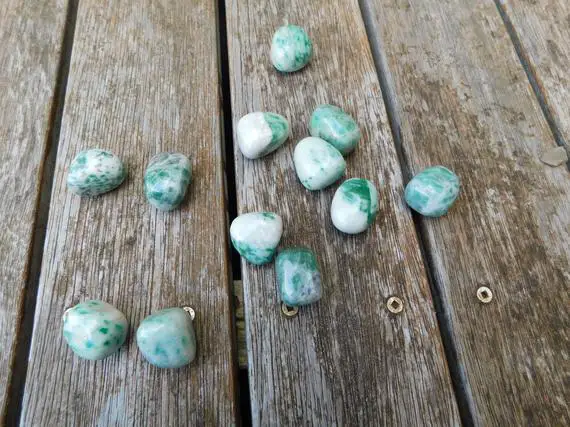 Polished Jade From China. Polished Jade Tumbles Chinese