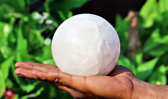 Natural White Snow Quartz Healing Sphere 105mm - Energy Boosting Crystal Ball For Reiki & Yoga, Unique Metaphysical Gift