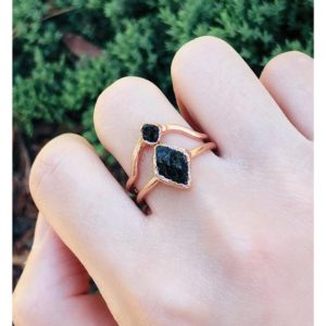 Raw Black Tourmaline Ring For Men and Women, Raw Tourmaline Ring Set , Black Tourmaline Ring, Raw Gemstone Jewelry, Raw Black Crystal Ring | Natural genuine Gemstone mens fashion rings, simple unique handcrafted gemstone men's rings, gifts for men. Anillos hombre. #rings #jewelry #crystaljewelry #gemstonejewelry #handmadejewelry #affiliate #ad