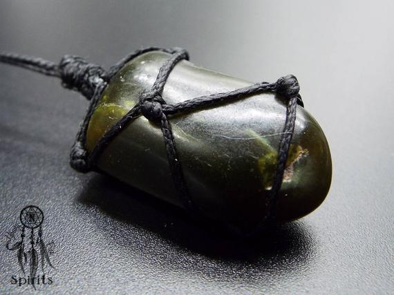 Raw Serpentine Necklace/boho/bohemian/healing Crystal Necklace/stone Jewelry/pendant Stone Jewellery/gift Idea For Her/womens/handmade/green