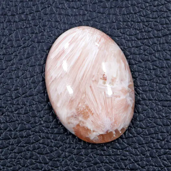 Aaa Quality Beautiful Scolecite 24*33 Mm Oval Shape Peach Scolecite 37 Cts Amazing Scolecite Semi Precious Cabochon Ornamental Gemstone