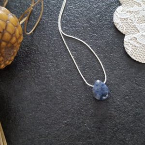 collier sodalite pierre goutte – collier pierre naturelle collier Sodalite confiance en soi collier chaine serpentine argent France Cadeau | Natural genuine Sodalite necklaces. Buy crystal jewelry, handmade handcrafted artisan jewelry for women.  Unique handmade gift ideas. #jewelry #beadednecklaces #beadedjewelry #gift #shopping #handmadejewelry #fashion #style #product #necklaces #affiliate #ad