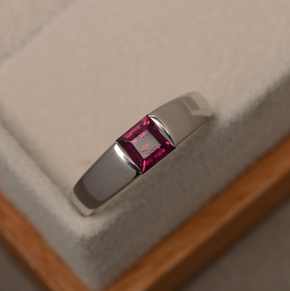 Pyrope Garnet Ring, Solitaire Ring, Square Cut, Natural Garnet Ring, Engagement Ring