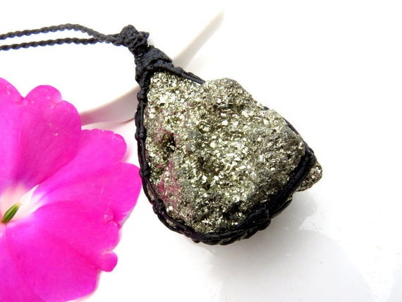 Gold Pyrite Druzy Crystal Necklace, Pyrite Crystal, Pyrite Gemstone, Pyrite Meaning, Pyrite Healing Properties, Energy Healing Necklace