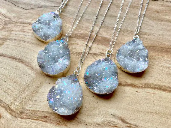 Raw Druzy Necklace Angel Aura Quartz Necklace Druzy Geode Necklace Raw Druzy Jewelry For Women Rainbow Quartz Crystal Necklace Raw Stone