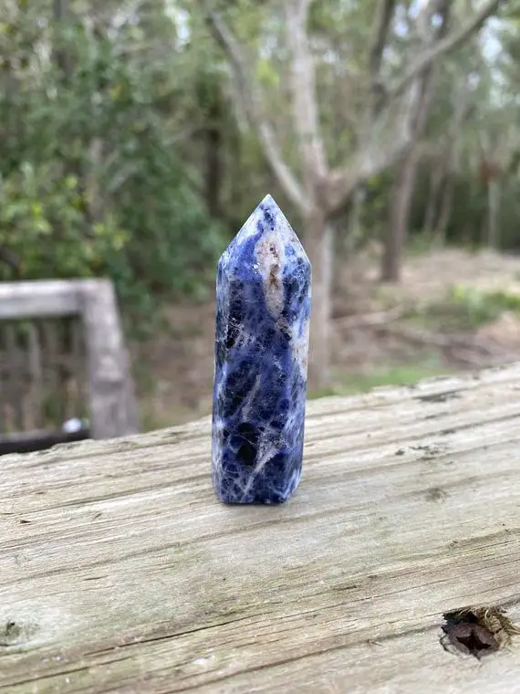 Sodalite Crystal Point - Reiki Charged Crystal - Powerful Energy - Speak Your Truth Crystal - Throat Chakra - Spiritual Awakening