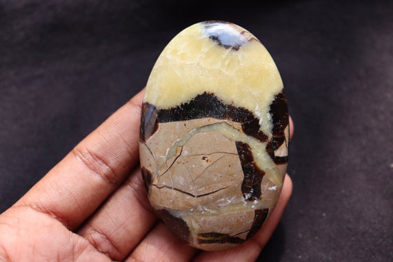 Aaa Grade Nature Septarian Jasper Palmstone , Crystal Mineral Specimen, Collector Mineral Specimen, Palmstone For Protection & Grounding.