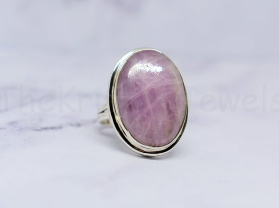 Pink Kunzite Stone Ring, 925 Sterling Silver Ring, Oval Gemstone Ring, Cabochon Gemstone, Beautiful Ring, Statement Ring, Split Band Ring