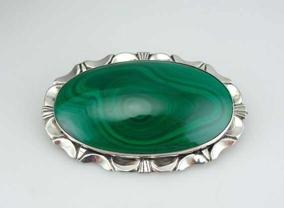 Bright Green Malachite Brooch Or Pendant With Mid Century Sterling Frame  5lmyz3-d