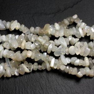 Shop Moonstone Chip & Nugget Beads! 130pc environ – Perles Pierre de Lune Rocailles Chips 4-10mm blanc gris reflets irisés – 7427039736169 | Natural genuine chip Moonstone beads for beading and jewelry making.  #jewelry #beads #beadedjewelry #diyjewelry #jewelrymaking #beadstore #beading #affiliate #ad