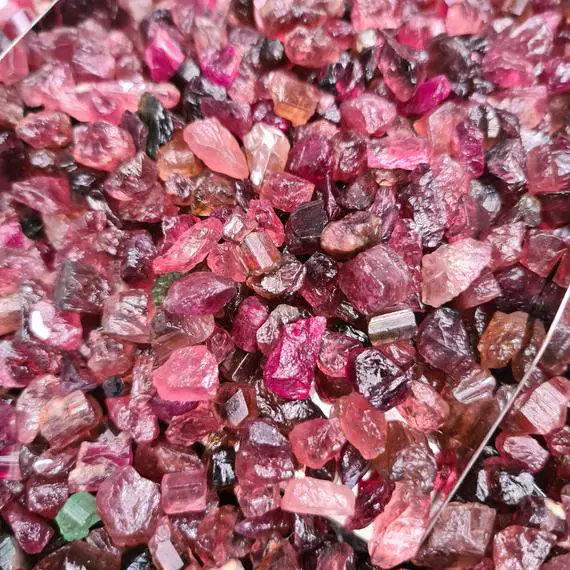 Natural Pink Tourmaline Raw Rough Parcel 100cts - Untreated And Great Colour - Pink Rubellite Tourmaline Crystal Rough Stone