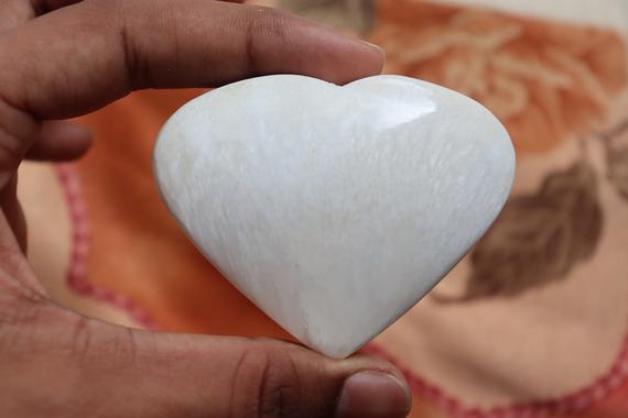 Amazing Shiny Design Scolecite Heart Stone / Scolecite Crystal  Polished Gemstone  Scolecite Stone  Hearts Dimensions-58x80x28mm Wt-140gm...