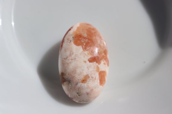 Natural Pink Scolecite Palmstone, Pink Scolecite Palmstone Stone, Pink Scolecite Jewelry, Natural Pink Scolecite Palmstone Healing Crystal
