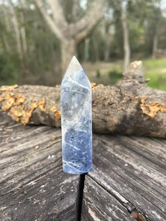 Sodalite Point - Crystal Generator - Reiki Charged Crystal - Speak Your Truth!! - Throat Chakra - Pineal Gland Stimulation