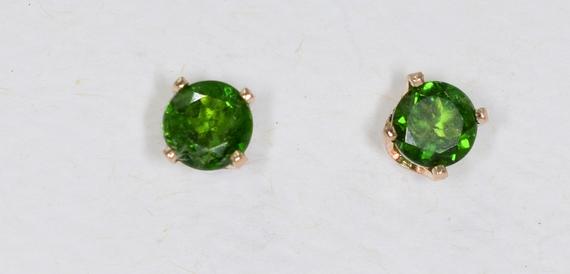 Chrome Diopside 14 Kt Yellow Gold Stud Earrings With 2-5mm Gemstones