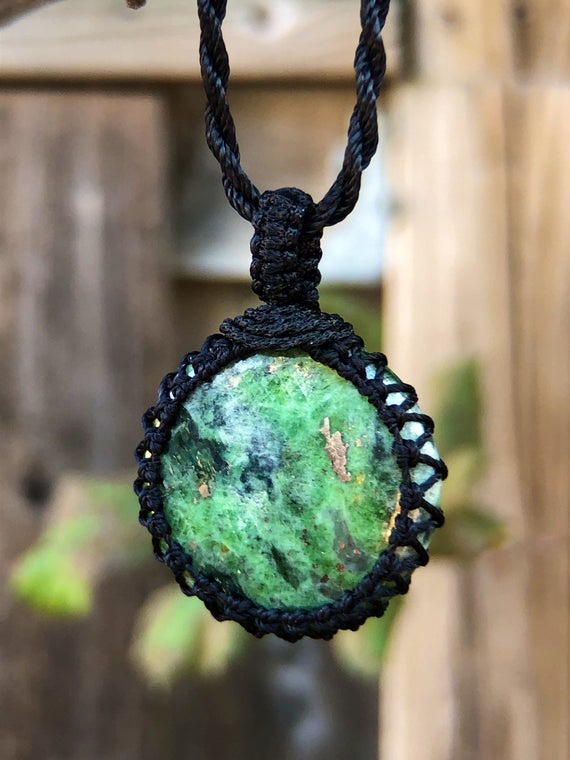 Diopside Pendant Necklace For Women, Macrame Necklace For Men, Macrame Stone Necklace, Macrame Necklaces For Women, Surfer Necklace Men