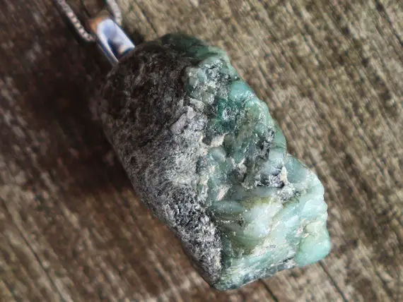 Unisex Natural Emerald Healing Stone Necklace With Positive Energy For Patience And Joy!