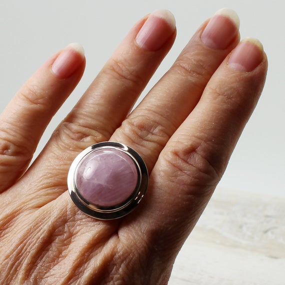 Wow...round Pink Kunzite Ring All Natural Cabochon Light Pink Kunzite On Sterling Silver Bezel Amazing Quality Jewelry And Natural Kunzite