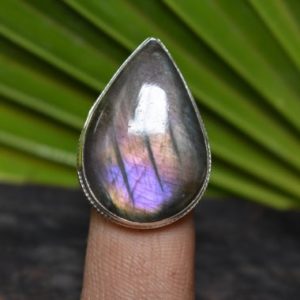 925 silver purple labradorite ring-purple flashy labradorite ring-labradorite ring-handmade ring-ring for women-design ring | Natural genuine Array rings, simple unique handcrafted gemstone rings. #rings #jewelry #shopping #gift #handmade #fashion #style #affiliate #ad