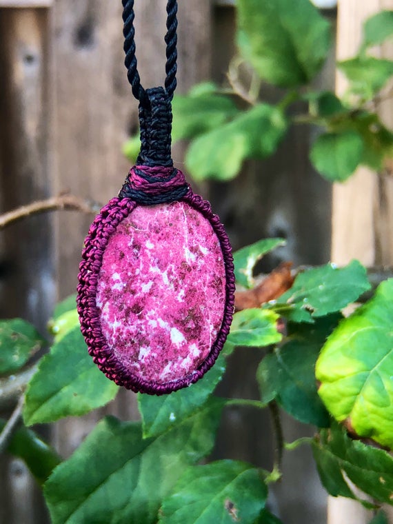 Thulite Necklace For Women, Thulite Jewelry, Macrame Necklace For Men, Macrame Gemstone Pendant, Healing Crystal Necklace Men, Pink Zoisite