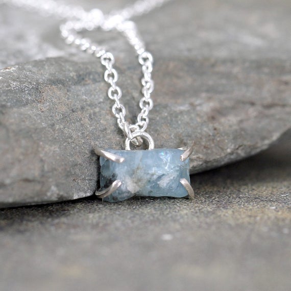March Birthstone Necklace - Aquamarine Pendant – Raw Uncut Blue Aquamarine – Gemstone Jewellery Made In Canada – Sterling Silver