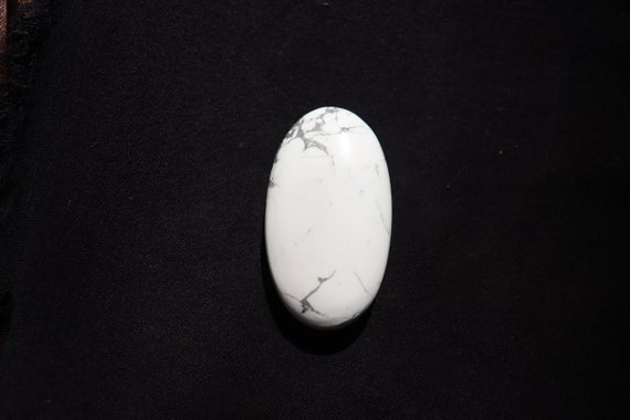 Natural  Howlite Crystal, White Howlite Stone, Palmstone Stone, Healing Crystal, Pocket Stone, Palmstone Healing Calming Reiki.