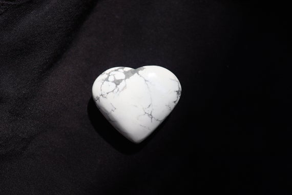 Natural  Howlite Crystal, White Howlite Stone, Heart Stone Stone, Healing Crystal, Pocket Stone, Heart Stone Healing Calming Reiki.