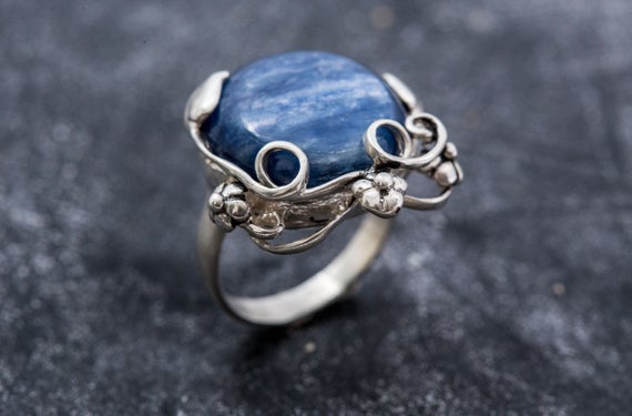 Blue Flower Ring, Natural Kyanite Ring, Blue Kyanite, Vintage Rings, African Stone, Blue Ring, Natural Stone, Flower Ring, Solid Silver Ring