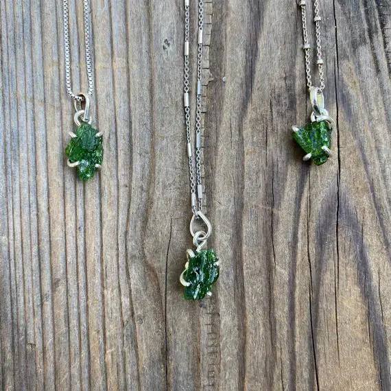 Apatite / Green Apatite Necklace / Green Apatite Pendant / Sterling Silver Pendant Necklace / Chakra Jewelry / Apatite Jewelry