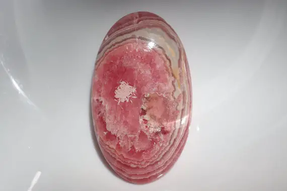 The Best Rhodochrosite Palm Stone, Pink Patterns Patterned, Natural Gem Pocket Stone, Polished Tumbled Pink Gemmy Crystal, Weight-90 Grams.