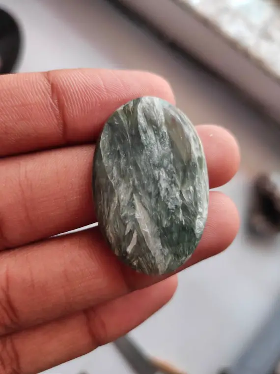 Very !!!! Rare Natural Seraphinite Cabochon Amazing Russian Seraphinite Gemstone Top Quality Green Seraphinite Dimensions-39x25x5mm Wt-37ct.